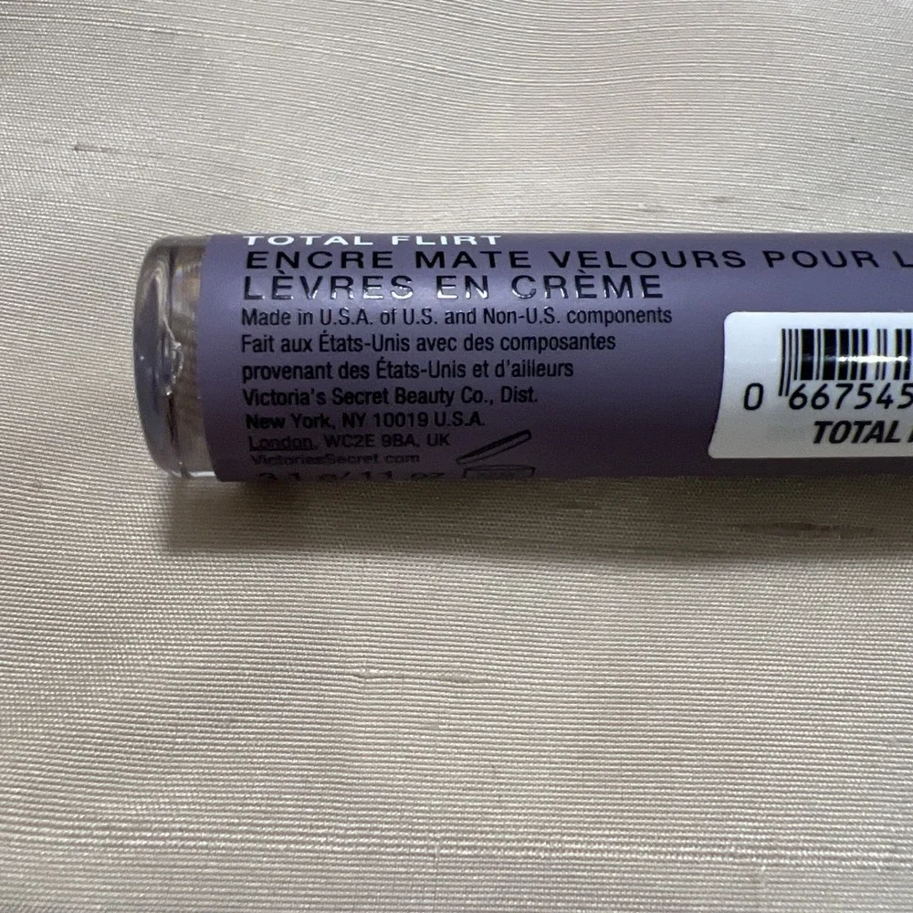 Victorias Secret Velvet Matte Cream Lip Stain Total Flirt Purple Mauve 3.1g NEW